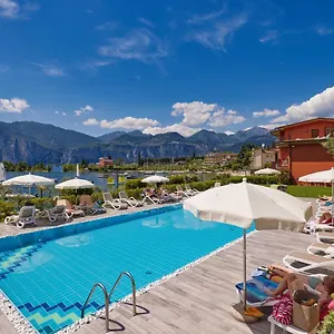 hotel-rosa-malcesine.hotelinveneto.com/