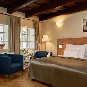 3* Otel Mostecka 12